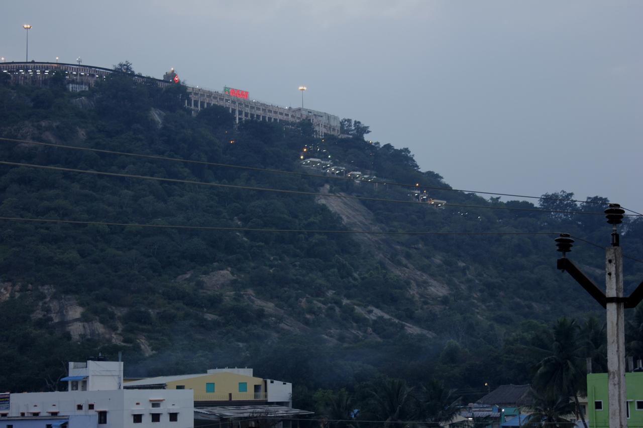Sasti Hotel Palani Buitenkant foto